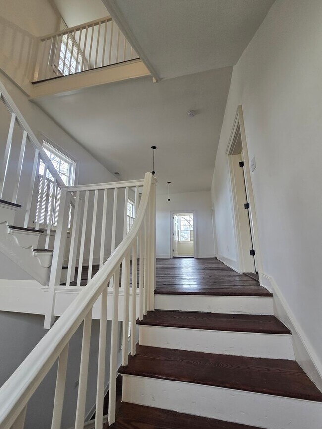 Building Photo - Historic Home available in Frankfort Kentucky