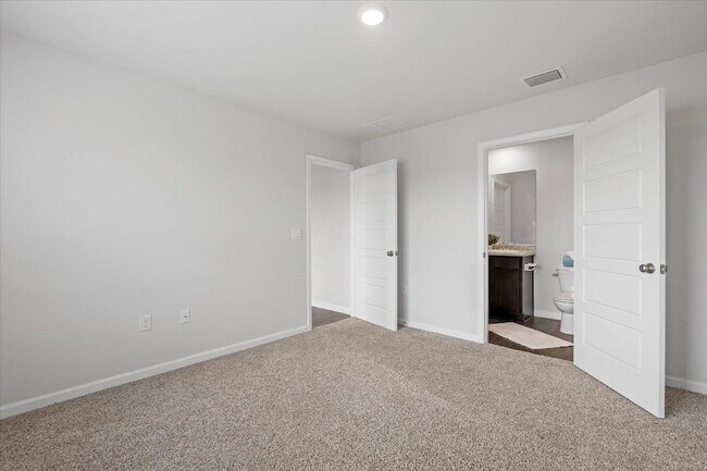 Building Photo - 4522 Rivers Landing Dr
