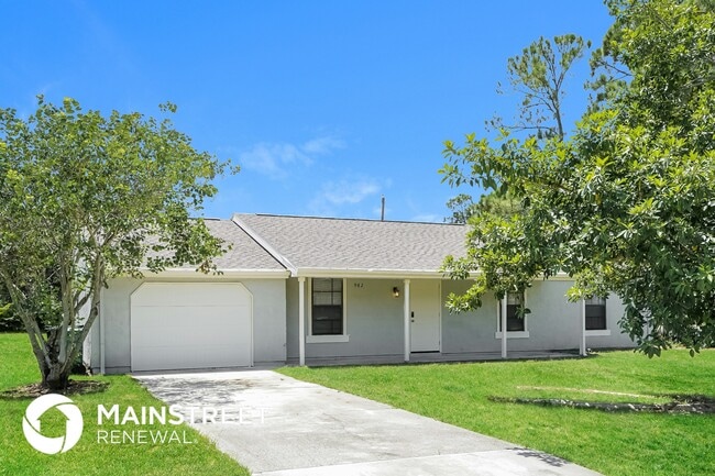 Building Photo - 982 SE Candle Ave