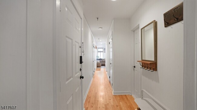 Building Photo - 228 Monroe St