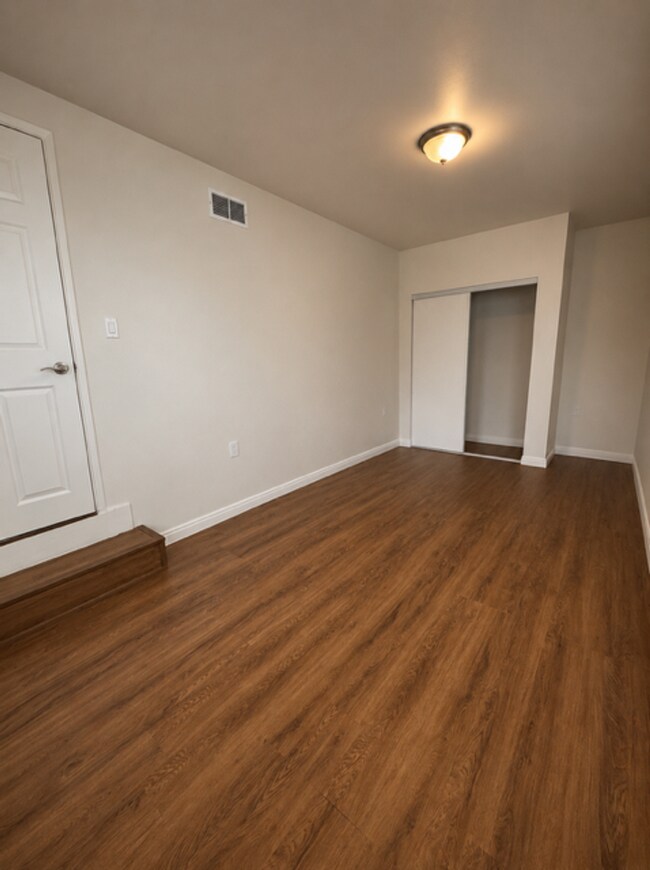 Building Photo - 5016 Kester Ave