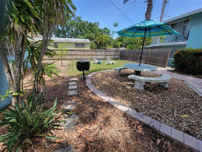 Building Photo - 1887 Hyde Park St