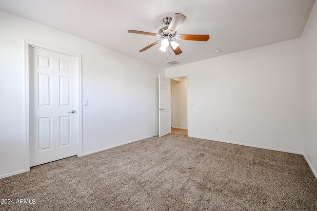 Building Photo - 811 E Kapasi Ln