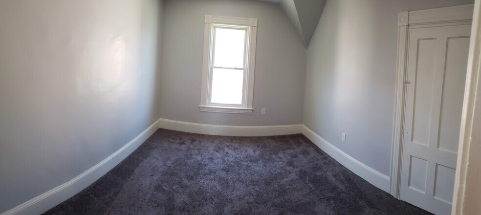 Extra room (no closet) - 32 Hevey St