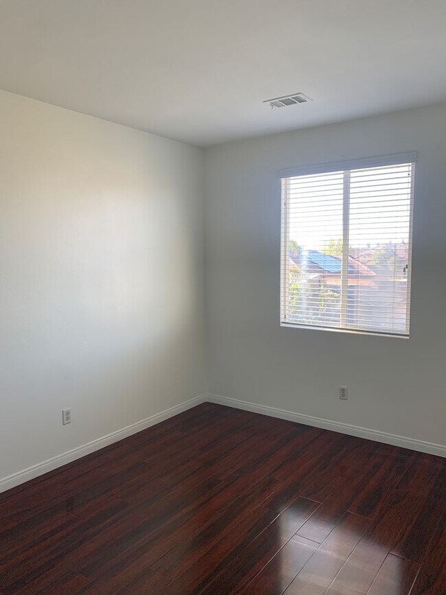 Building Photo - 11717 California Poppy Dr