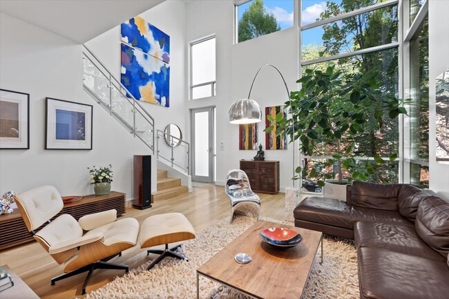 Building Photo - 1823 W Race Ave