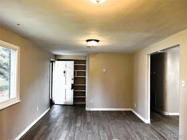 Building Photo - 544 Hentschel Pl