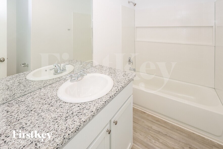 Building Photo - 8323 Piedra Medina