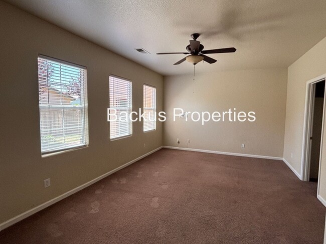 Building Photo - 11 Huerta Ave