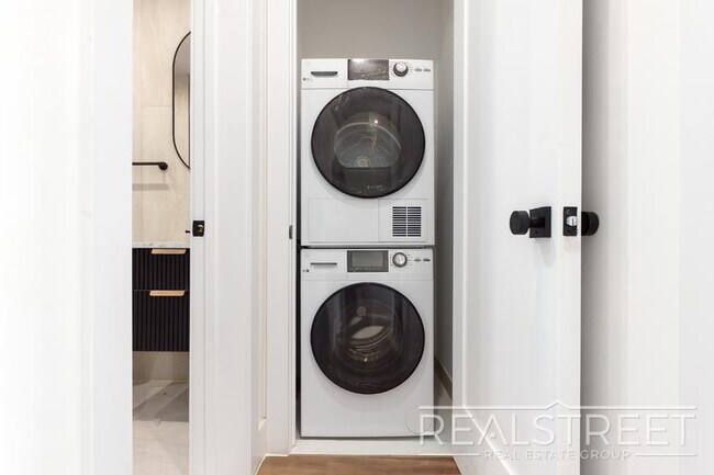 Building Photo - 1 bedroom in Brooklyn NY 11216