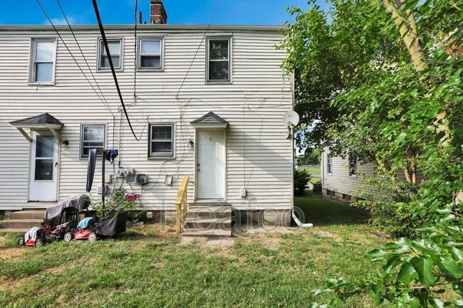Building Photo - 1753 E Frankfort St