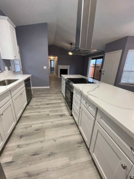 Building Photo - 1323 Hidalgo Cir