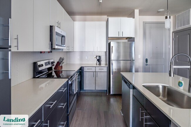 Building Photo - 1559 W 9 Mile Rd