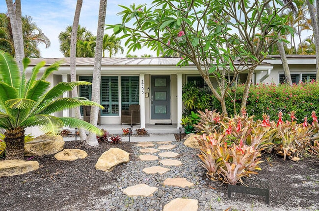 Building Photo - 1733 Coral Gardens Dr