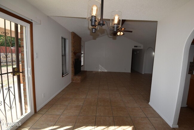 Building Photo - 11724 Lorri Dr