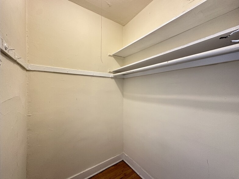 Building Photo - 541 W Arlington Pl