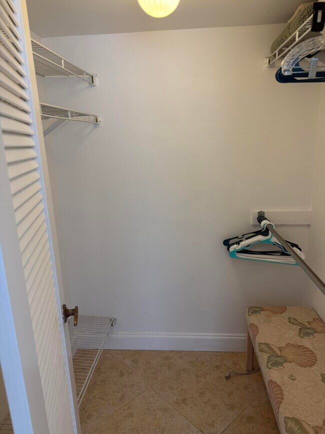 Building Photo - 3150 W Rolling Hills Cir