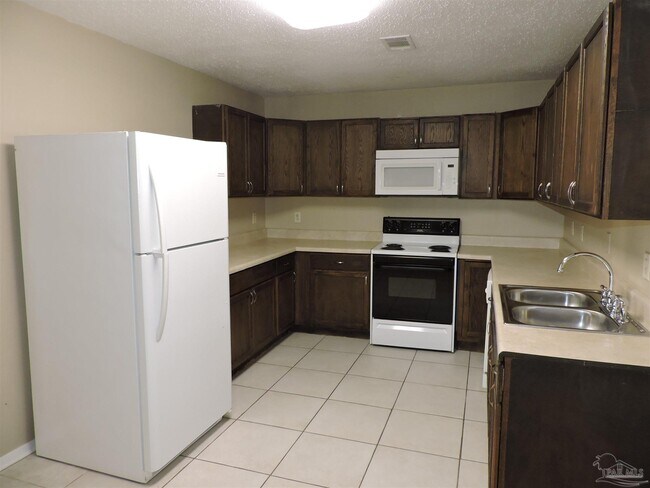 Building Photo - 5672 Hermosa Cir