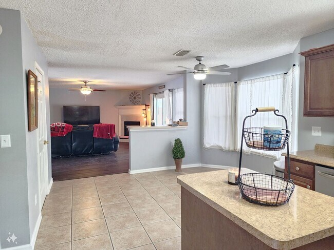 Building Photo - 4 Bedroom 2.5 Bath with in ground pool located in Lake Asbury