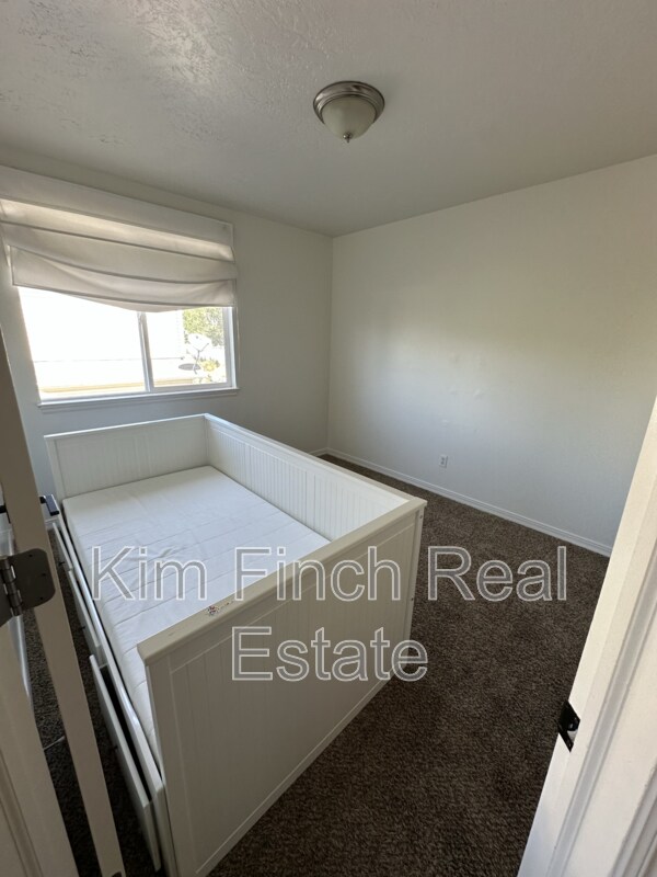 Building Photo - 9820 Deep Creek Dr