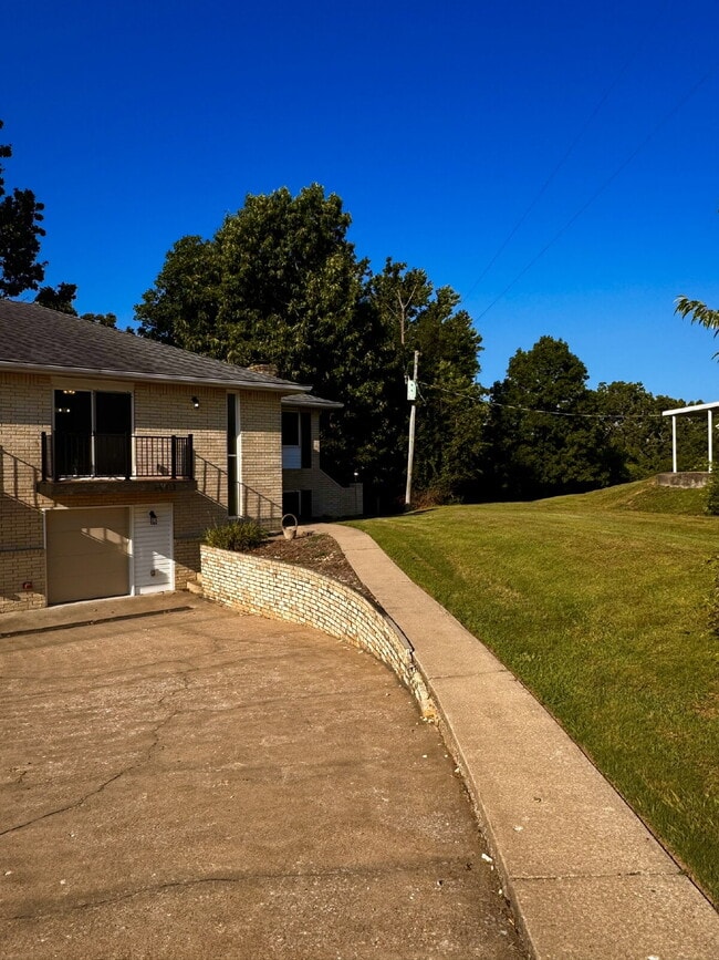 Building Photo - 14911 Dutchmans Dr