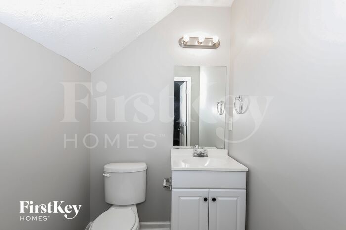 Building Photo - 311 Goldenrod Dr