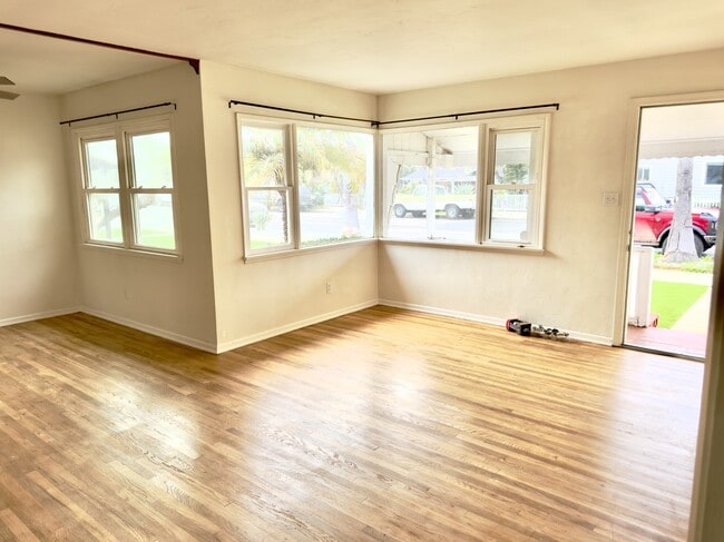 Building Photo - 1914 S Tremont St