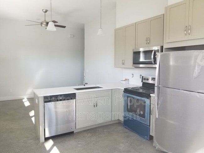 Building Photo - 6 Dundee St