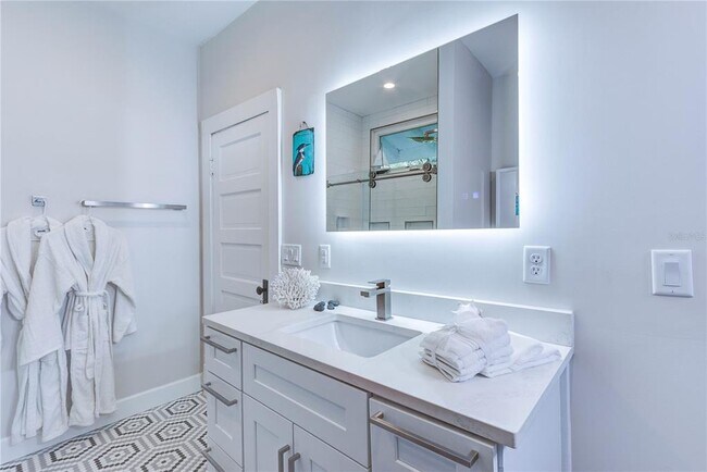 Building Photo - 1201 S Palmetto Ave