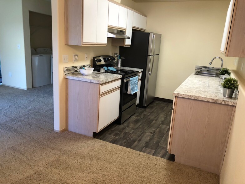 Renovated Kitchen - Vista View Apartments