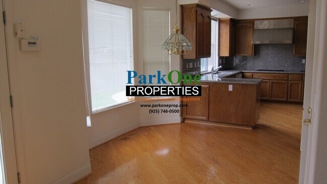 Building Photo - Large Danville Home with Pool