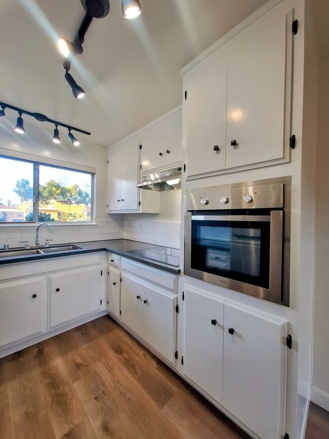 Building Photo - Harr08