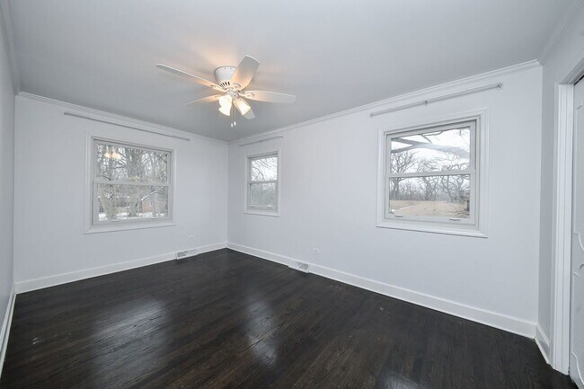 Building Photo - 945 Anne Rd