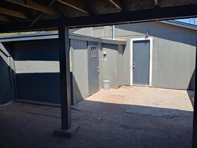 Building Photo - 2 bedroom in Eloy AZ 85131