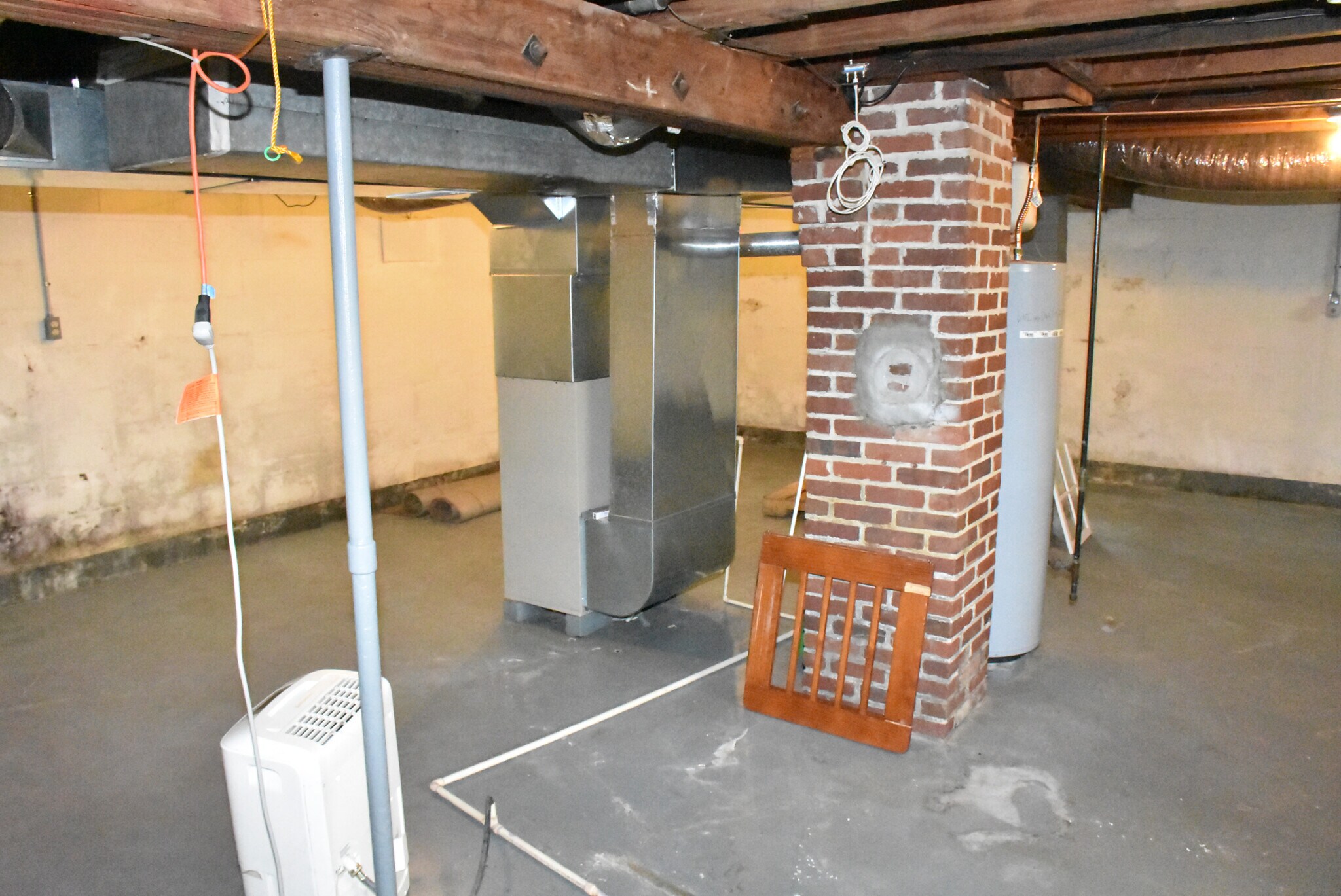 Building Photo - 351 Ravine St