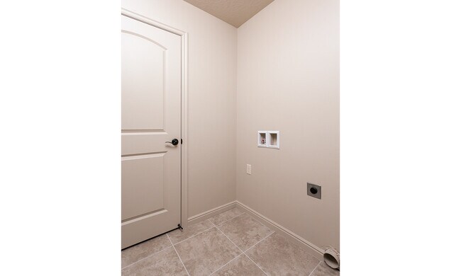 Building Photo - 3 Bedroom Townhome in The Cottages at Foss...