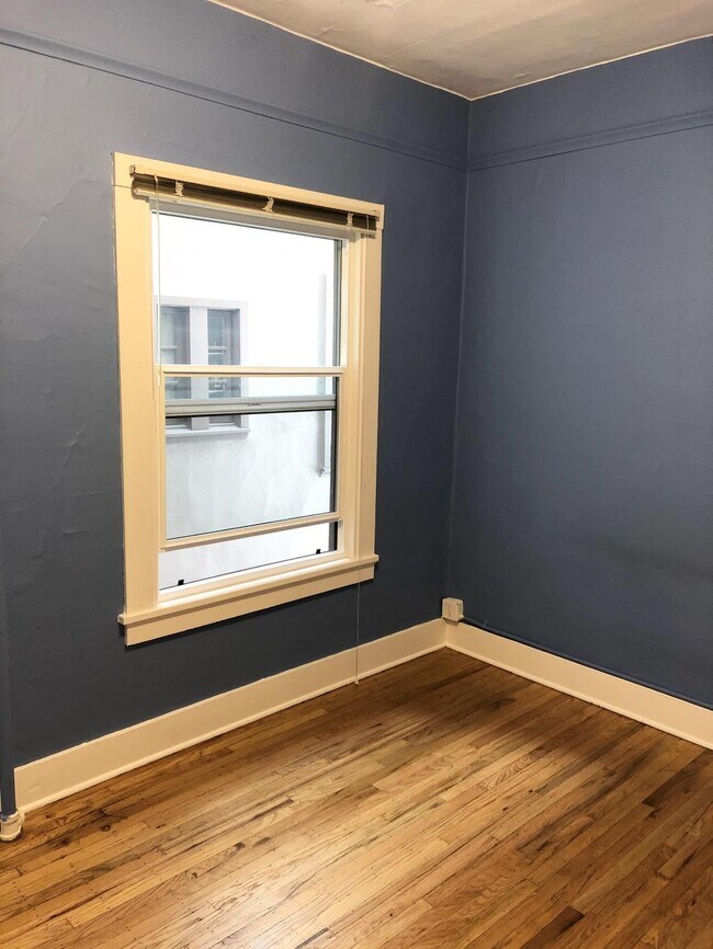 Building Photo - Snyder/Duke Apts - 1 bedroom