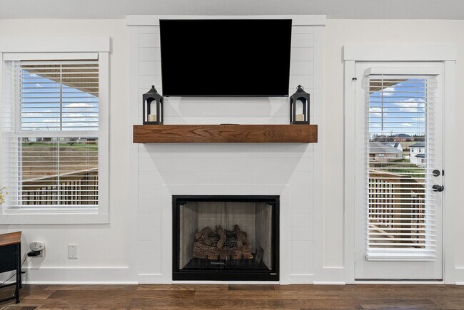 Building Photo - Spacious 3 Bedroom 2 Full Bath Home For Rent Near Dunbar Cave Road!