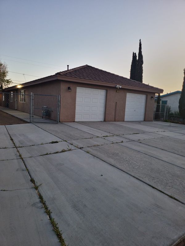 Primary Photo - 16475 Vine St