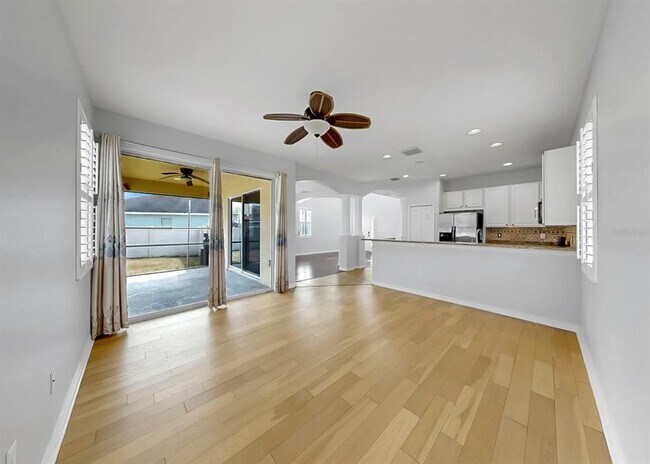 Building Photo - 17423 New Cross Cir