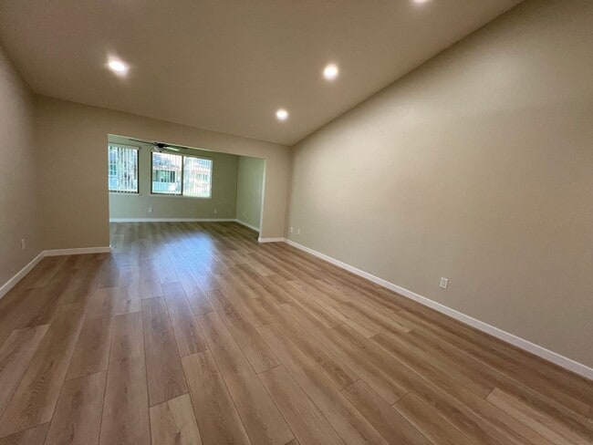 Building Photo - Beautiful Coronado II for Rent