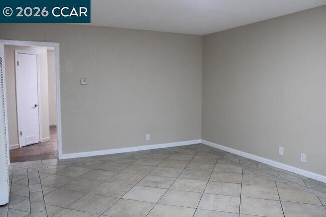 Building Photo - 325 21st St