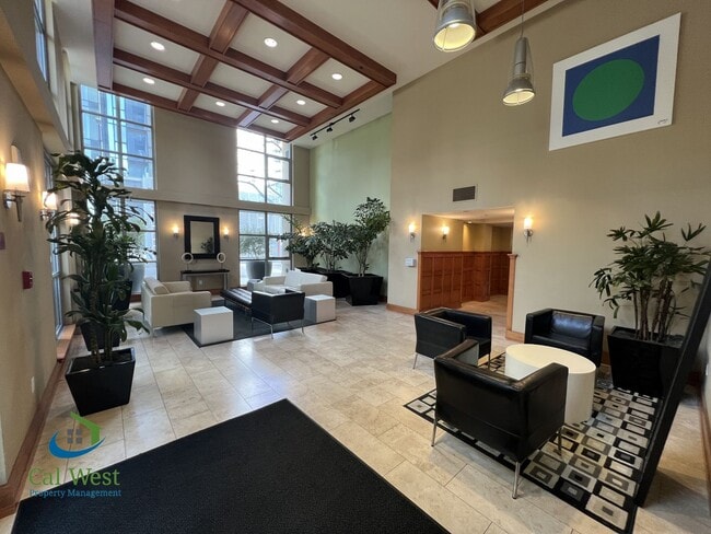 Building Photo - $2595 - 7th Floor 1 Bd/1 Ba Executive Condo in Beautiful Luxury Complex/City Heights