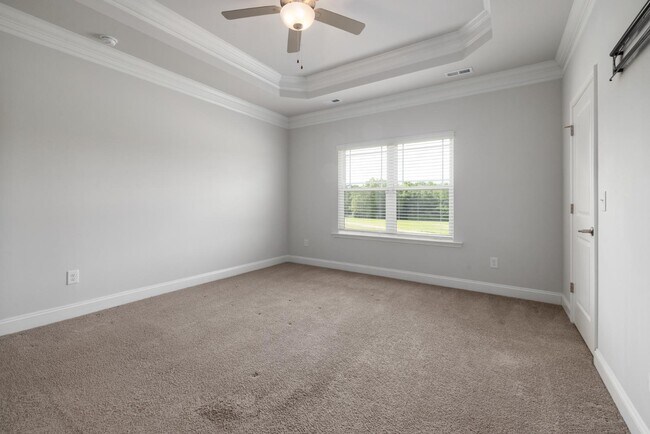 Building Photo - 55 Bushel Basket Dr