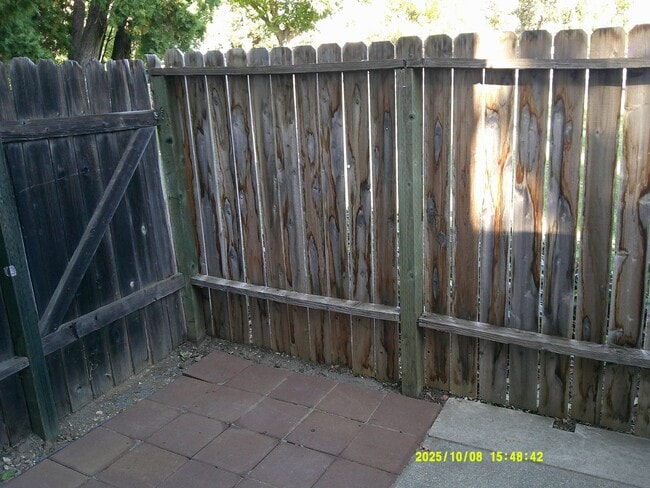 Building Photo - 749 Beelard Dr