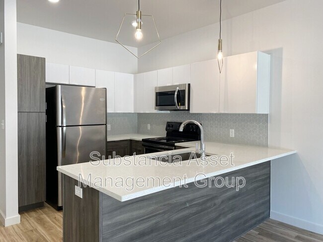 Primary Photo - 1683 Midtown Pl