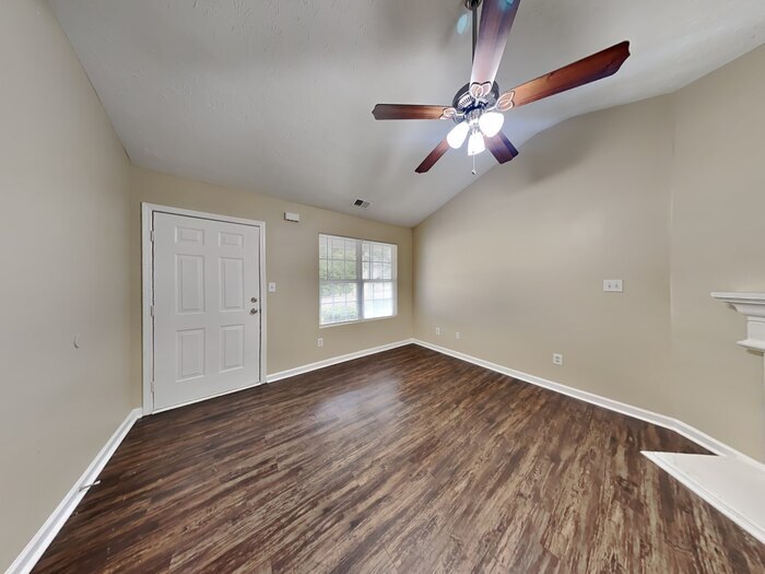 Building Photo - 9135 Jefferson Village Dr SW