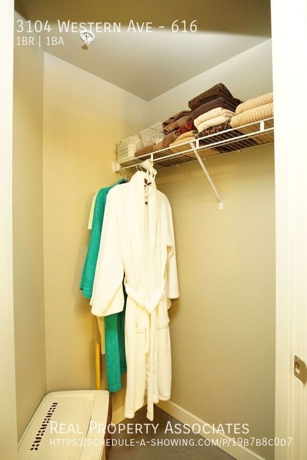 Building Photo - 3104 Western Ave