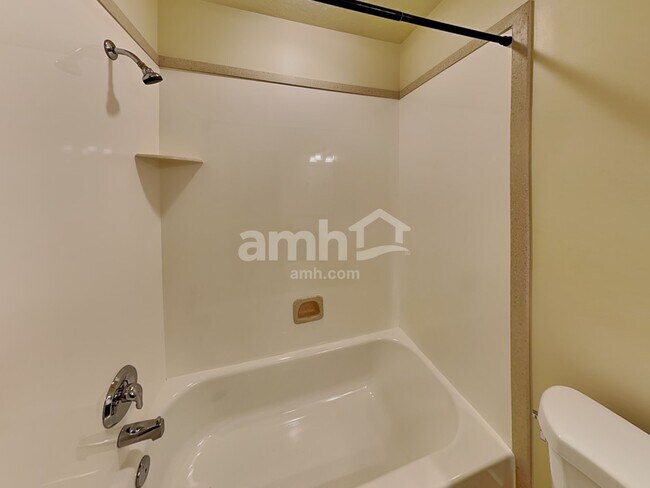 Building Photo - 4915 W 150 N