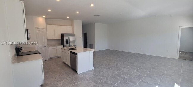 Building Photo - 2031 Punch Bowl Ave